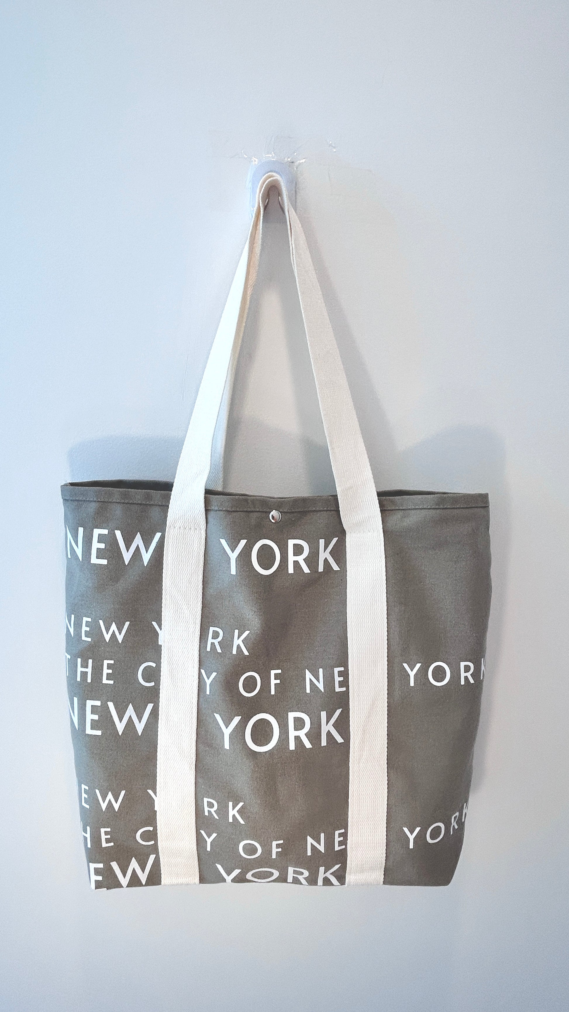New York Minimalist Tote bag-Elephant Grey-built-in magnet button-designed by wander&wonder in USA