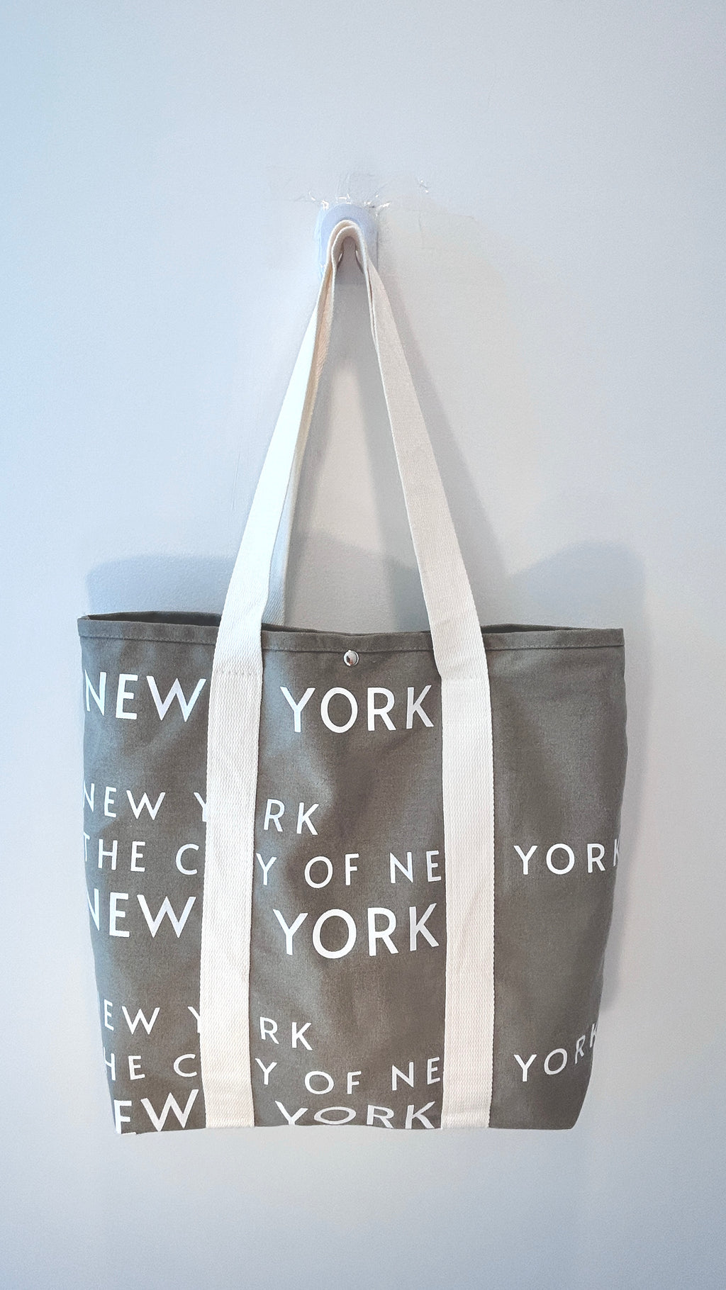 New York Minimalist Tote bag-Elephant Grey-built-in magnet button-designed by wander&wonder in USA